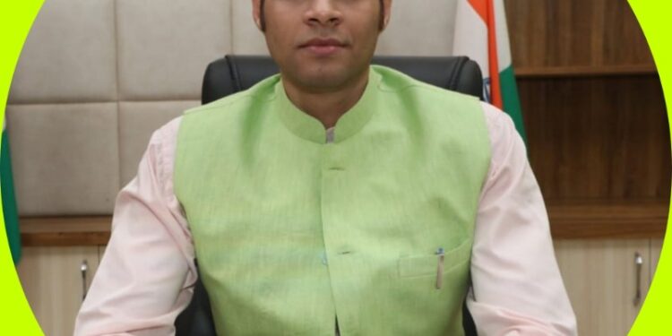 संसारपुर के 12 किसानों का खरीफ उपार्जन का दो साल पुराना साढ़े 12 लाख रुपये का लंबित भुगतान होने से खुश हुए किसान.किसानों को भुगतान दिलाने के कलेक्टर श्री प्रसाद के प्रयास हुए फलीभूत
