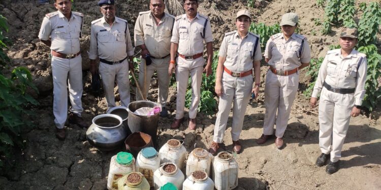 450 किलोग्राम महुआ लाहन एवं 9 लीटर अबैध हाथ भट्टी मदिरा जप्त आबकारी अधिनियम के तहत 4 न्यायालयीन प्रकरण दर्ज