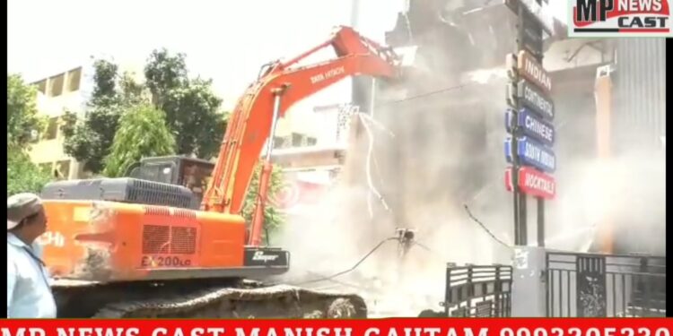 नशे के कारोबारी एवं सटोरियों पर जबलपुर पुलिस का कसता शिकंजा   कुख्यात सटोरिये दिलीप खत्री के द्वारा विभिन्न खातों में जमा ऑनलाईन सट्टे से अर्जित रकम 16 लाख रूपये कराये गये सीज्ड