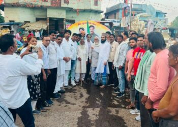 अनोखी पहल समाजसेवी अकरम अंसारी द्वारा पानी के टेंकर किये फ्री.