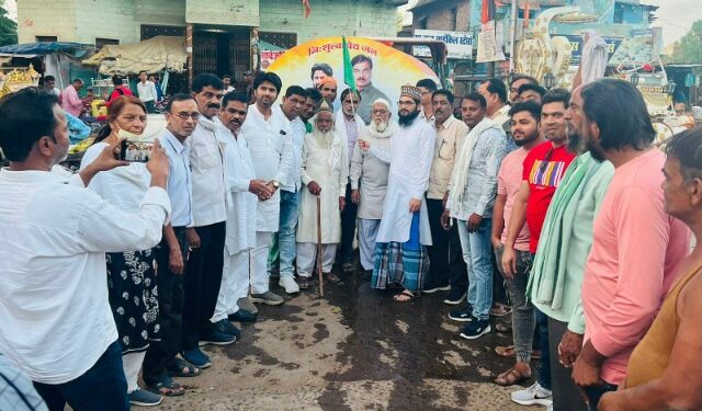अनोखी पहल समाजसेवी अकरम अंसारी द्वारा पानी के टेंकर किये फ्री.