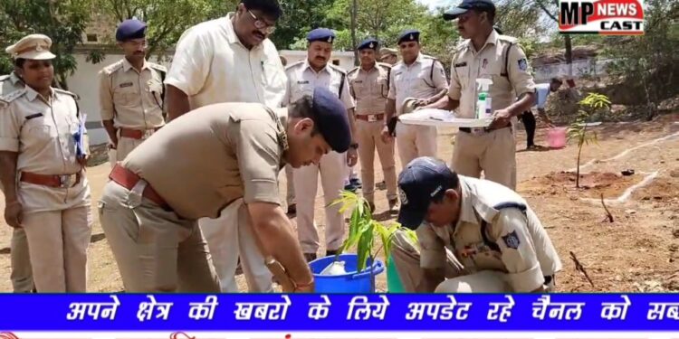 अतिरिक्त पुलिस महानिदेशक उमेश जोगा द्वारा कटनी जिले का औचक निरीक्षण