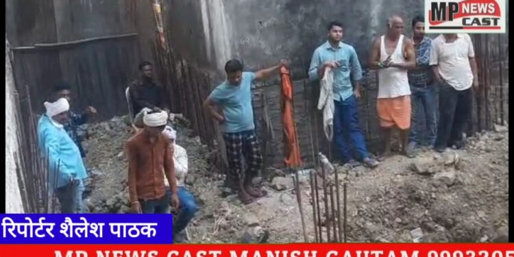 कटनी में भाजपा नेता बिना अनुमति कर रहा निर्माण, विरोध में बंद हुई दुकाने झूलेलाल मार्केट में बेसमेंट को लेकर बना तनाव, थाने पहुंचे दुकानदार