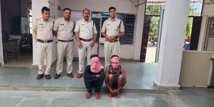 थाना रहली पुलिस ने किया चोरी का खुलासा, घर का ताला तोड़कर सोने चाँदी के जेवर चुरा ले गए थे चोर, 2 आरोपी गिरफ्तार, चोरी गये 2 लाख रूपए के जेवर बरामद