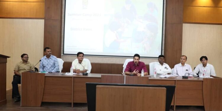 शिक्षा ह्रास को रोकने शासकीय शालाओं में लगेगा स्पेशल समर कैंप प्रथम संस्था के सहयोग से आयोजित होगा शिविर, कलेक्टर ने ली कार्यशाला