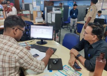 लाडली बहनों के खाते मे कलेक्टर ने 1-1रूपये पहुँचा कर चेक कराए