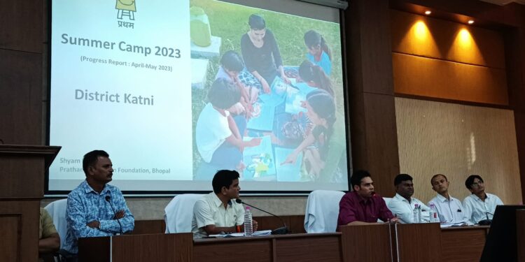 कलेक्टर श्री प्रसाद ने बच्चों के समर कैंप आयोजित करने दिये निर्देश