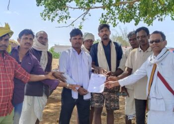 मवई विकासखंड के ग्राम कुम्हली के वार्ड नंबर 4 स्कूल टोला में अन्य उपयोगी पानी तो दूर की बात पीने के पानी की बहुत बड़ी किल्लत लंबे समय से चली आ रही‌
