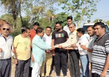 60 फीट चौड़ी नजर आ आने लगी है पाराशरी नदी 13 वे दिन भी पाराशरी की दिशा और दशा बदलने का प्रयास जारी