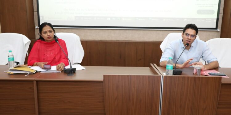 मुख्यमंत्री सीखो- कमाओ योजना के संबंध में बैठक संपन्न योजना के तहत सीखनें के इच्छुक युवाओं का ऑनलाइन पंजीयन का कार्य 15 जून से