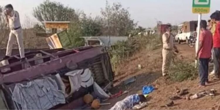 नर्मदापुरम के छात्रों की बस का शिवपुरी में एक्सीडेंट,2 की मौत, 25 घायल