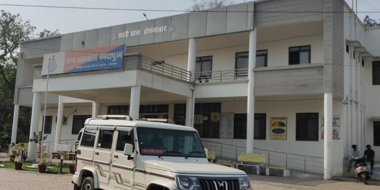सिटी कोतवाली टीआई के नेतृत्व में दत्त मंदिर में चोरी करने वाले 03 चोरों को पकड़ने में पुलिस को मिली सफलता..!