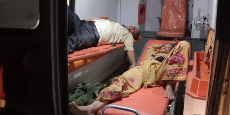 तेज रफ्तार ट्रक ने कार में मारी टक्कर भीषण हादसे में पति की मौत पत्नी गंभीर