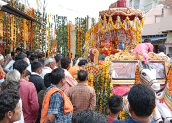रिमझिम फुहारो के बीच सिमरिया मे निकली भगवान् जगन्नाथ की विशाल शोभायात्रा, भारी संख्या मे श्रद्धालु हुए शामिल,