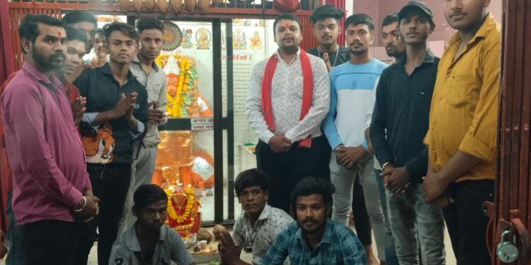 विश्व हिन्दू परिषद बजरंग दल के तत्वधान में नगर इटारसी के वार्ड क्रमांक 01 में साप्ताहिक सत्संग प्रारंभ हुआ