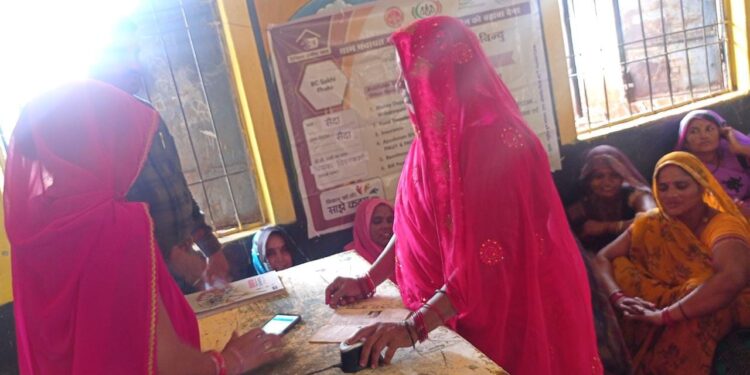 आजादी के अमृत महोत्सव के तहत ग्रामीण स्तर पर डिजिटल लेन देन को बढ़ावा देने हेतु ग्रामीण विकास मंत्रालय दुवारा देशव्यापी अभियान चलाया,,,