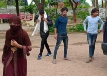 जिस्मफरोशी का गोरखधंधा,होटल में चल रहा, पुलिस ने छापा मारा तो भगदड़ मची