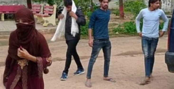 जिस्मफरोशी का गोरखधंधा,होटल में चल रहा, पुलिस ने छापा मारा तो भगदड़ मची