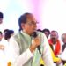 मेरे किसान भाइयों, कमलनाथ जी के कारण जो ब्याज की गठरी आपके सिर पर है, 13 तारीख को 2,100 करोड़ रुपये भरकर उस बोझ को मैं उतार दूँगा।