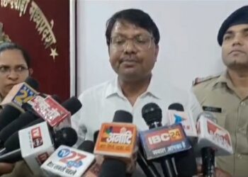 लूट का खुलासा*  *बाहर के हैं आरोपी, पुलिस ने किया गिरफ्तार*