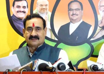 ओवैसी के बयान का पलटवार गृहमंत्री नरोत्तम मिश्रा का देखिए वीडियों