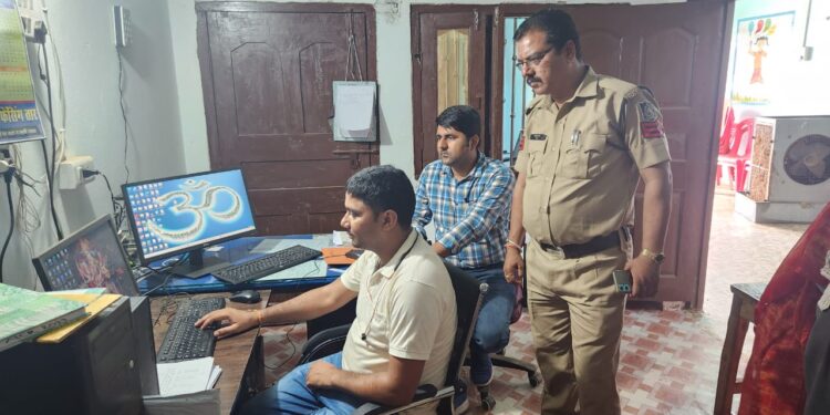 शासकीय उचित मूल्य की राशन दुकान पटीराजा में अनियमितता पाये जाने पर बाकल थाना में दर्ज हुई एफआईआर