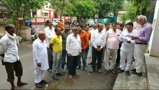 भारतीय किसान संघ द्वारा किसानो कि विभिन्न मांगों को लेकर कलेक्टर के नाम एसडीएम को ज्ञापन सौंपा