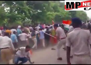 विधानसभा, देखें लाठी चार्ज के VIDEO देखे