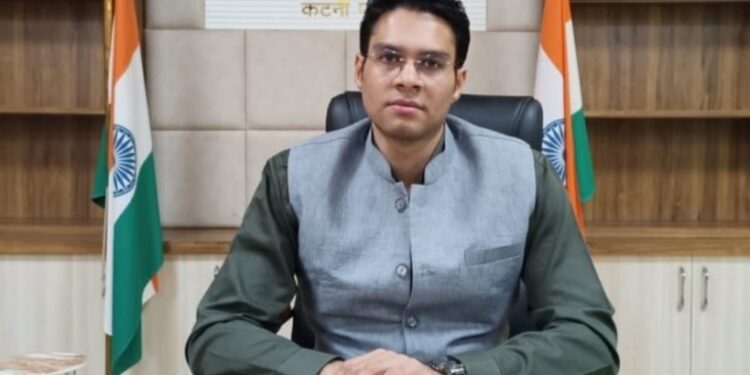 ग्रामीणों के सुगम आवागमन के मद्देनजर कलेक्टर ने मनरेगा मद से स्वीकृत किए सड़क निर्माण कार्य* *ग्राम पंचायत बरखेड़ा और खिरहनी में सड़क तथा पौंसरा में तालाब जीर्णोद्धार के आदेश जारी*
