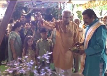 आज प्रदेश भर में जिस तरह से हरेली का त्यौहार एक जनउत्सव के रूप में देखने को मिला, देखकर संतोष भी है और भावुक भी हूँ।