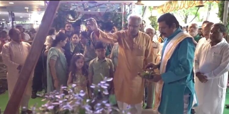 आज प्रदेश भर में जिस तरह से हरेली का त्यौहार एक जनउत्सव के रूप में देखने को मिला, देखकर संतोष भी है और भावुक भी हूँ।