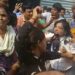 वायरल वीडियों देखे द्वारका में महिला पेशे से पायलट 10 साल बच्ची जो कि घरेलू सहायक के तौर पर नौकरी करती हैं, जिसको स्टीम प्रेस द्वारा हाथ पर जलाया गया