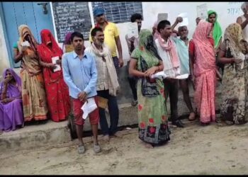 पन्ना देवेंद्र नगर शिकायतों के बाद अधिकारियों की अनदेखी से सुंदरा और फुलदरी सेल्समैन हुआ आराजक,नही खोली जा रही हर रोज दुकान