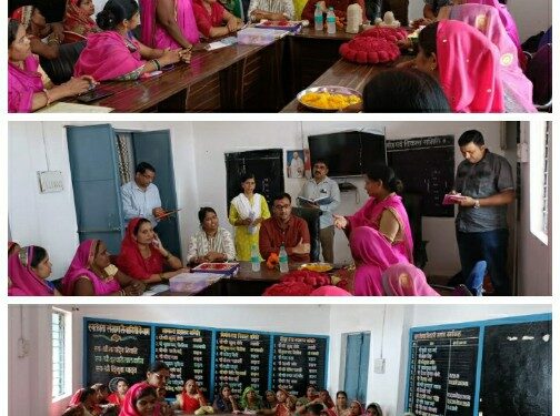 *आजीविका मिशन के स्व सहायता समूह आत्मनिर्भरता की ओर बढ़ा रहे हैं कदम*  *जिला सीईओ श्री गेमावत ने ग्रामीण क्षेत्र बिलहरी पहुंचकर महिलाओं से किया संवाद,आत्म सम्मान और स्वावलंबन से की जा रही उद्यमी गतिविधियों की करी तारीफ*