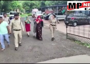 इंदौर में सेक्स रैकेट का पर्दाफाश  स्कीम नंबर 94 के मनोरमा गंज से 6 महिलाएं गिरफ्तार, पश्चिम बंगाल की रहने वाली हैं 2 महिलाएं;  खजराना थाना क्षेत्र का मामला