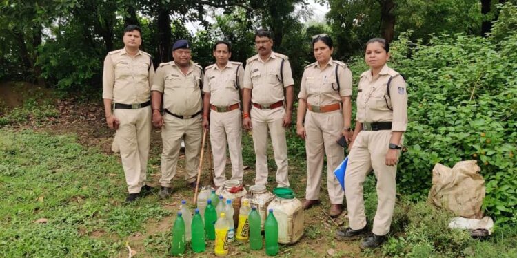 435 किलोग्राम महुआ लाहन एवं 50 लीटर अबैध हाथ भट्टी मदिरा जप्त मध्यप्रदेश आबकारी अधिनियम के तहत 5 न्यायालयीन प्रकरण पंजीबद्ध