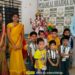 पं. रामलाल शर्मा सीबीएसई स्कूल के बच्चों ने की माँ सरस्वती की पूजा,लिया आशीर्वाद,शिक्षिक शिक्षिकाओं ने पुष्प वर्षा कर बच्चो का किया स्वागत ।