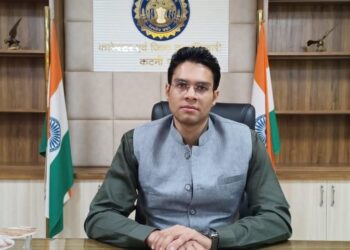*कलेक्टर ने दिलाई 6 मजदूरों को बकाया मजदूरी, ग्राम पंचायत मोहनिया नीम के खाते की समस्या का भी कराया निराकरण*
