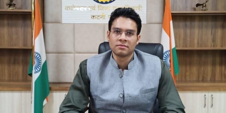*कलेक्टर ने दिलाई 6 मजदूरों को बकाया मजदूरी, ग्राम पंचायत मोहनिया नीम के खाते की समस्या का भी कराया निराकरण*