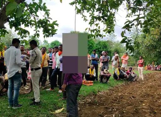 बाघ का सिर काटने वाले शिकारियों पर इनाम ₹25000 देगा विभाग,एसटीआर- टीएसएफ द्वारा पूछताछ के बाद छोड़े गए युवक ने किया सुसाइड…!