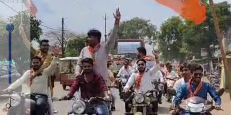 युवा मोर्चा ने निकाली वाहन रैली