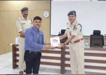 केंद्रीय पुलिस प्रशिक्षण अकादमी (CAPT) कान्हासैया भोपाल में विभिन्न राज्यों से आकर प्रशिक्षण कर रहे 16 उप पुलिस अधीक्षकों को कराया गया डायल – 112/100 कन्ट्रोल रूम भोपाल का भ्रमण