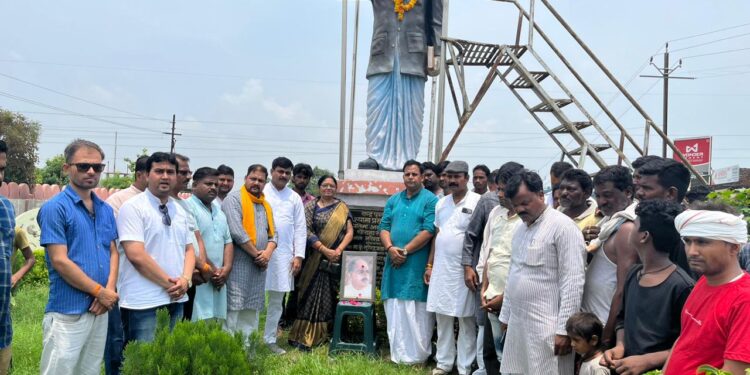 भारतीय जनसंघ के संस्थापक “डॉ. श्यामा प्रसाद मुखर्जी द्वारा देश के लिए किए गए उनके योगदान को कभी भूला नहीं जा सकता है.” विधायक राकेश गिरी