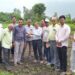 बोनी के कुछ दिन बाद सोयाबीन फसल खराब होने लगी…l  कृषि अधिकारी श्री सोलिया ने वैज्ञानिकों के साथ फसल का किया निरीक्षण …l