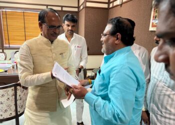 अनादि कल्पेश्वर मंदिर जीर्णोद्धार एवं क्षेत्र की समस्याओं को लेकर मुख्यमंत्री से मिले पूर्व विधायक जितेंद्र गेहलोद