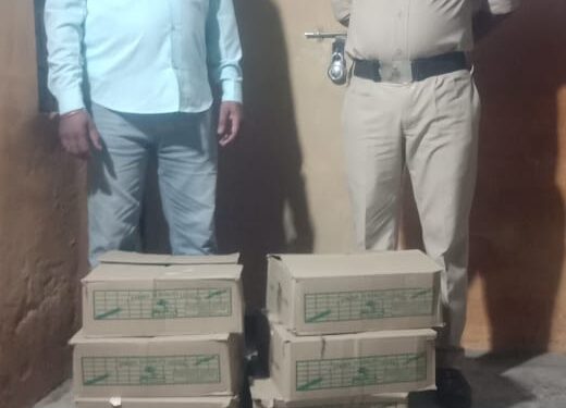 आबकारी विभाग के इटारसी औद्योगिक क्षेत्र में छापामार कार्यवाही,300 देसी पाव सहित आरोपी को किया गिरफ्तार,₹20 हज़ार मूल्य की अवैध शराब पकड़ाई