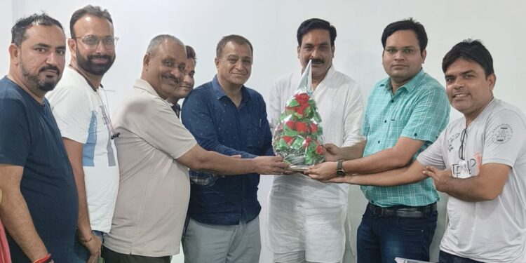 सिटी मजिस्ट्रेट के नेतृत्व में नगरपालिका की अतिक्रमण मुहिम हो रही सार्थक,व्यापारियों ने सीएमओ नवनीत पाण्डे का व्यक्त किया आभार