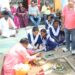 *19 लाख 17 हजार की लागत से इंदिरा गांधी वार्ड बालाजी नगर में बनेगी डब्ल्यूबीएम रोड.  महापौर श्रीमती प्रीति संजीव सूरी ने निगमाध्यक्ष मनीष पाठक स्थानीय पार्षद ओमप्रकाश सोनी एमआईसी सदस्यों वार्ड के नागरिकों की उपस्थिति में स्कूली छात्राओं से कराया भूमि पूजन
