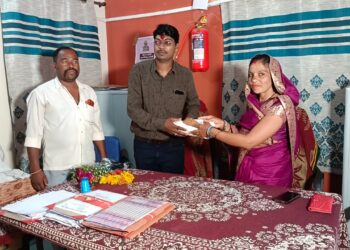 *राजेश के जिला अध्यक्ष बनने के बाद पहली बार जिला मुख्यालय पहुंचने पर जगह जगह किया स्वागत* जनपद अध्यक्ष चीचली और जिला पंचायत सदस्य ने भीं किया स्वागत