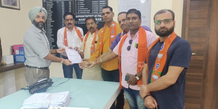 मुख्यमंत्री सहित सोहागपुर विधायक के खिलाफ सोशल मीडिया पर अशोभनीय टिप्पणी करने वाले झिरमिटा निवासी की पुलिस अधीक्षक से हुई शिकायत